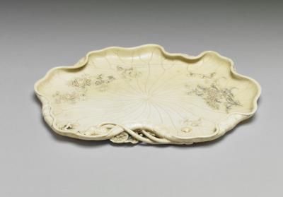 图片[2]-Carved ivory tray in the form of a lotus leaf, 18th century, Qing dynasty-China Archive